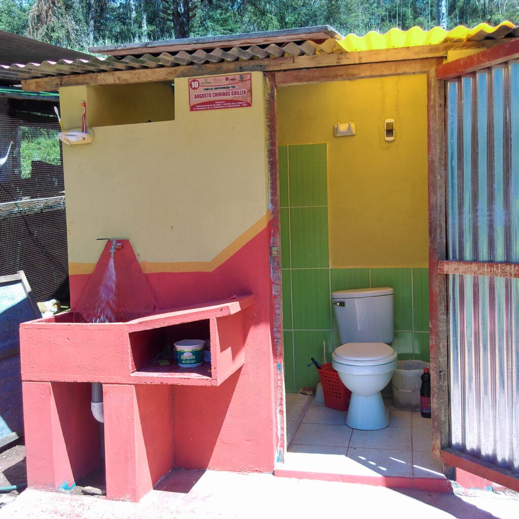WasserStiftung Toiletten und Waschbecken in Peru